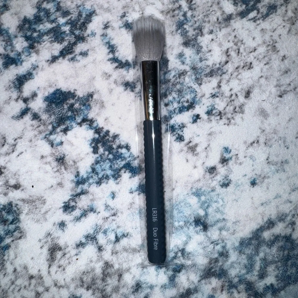 LARUCE Gray and Blue Makeup Brush Set